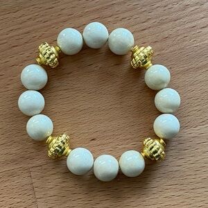 Elegant Gold and Cream Beaded Bracelet